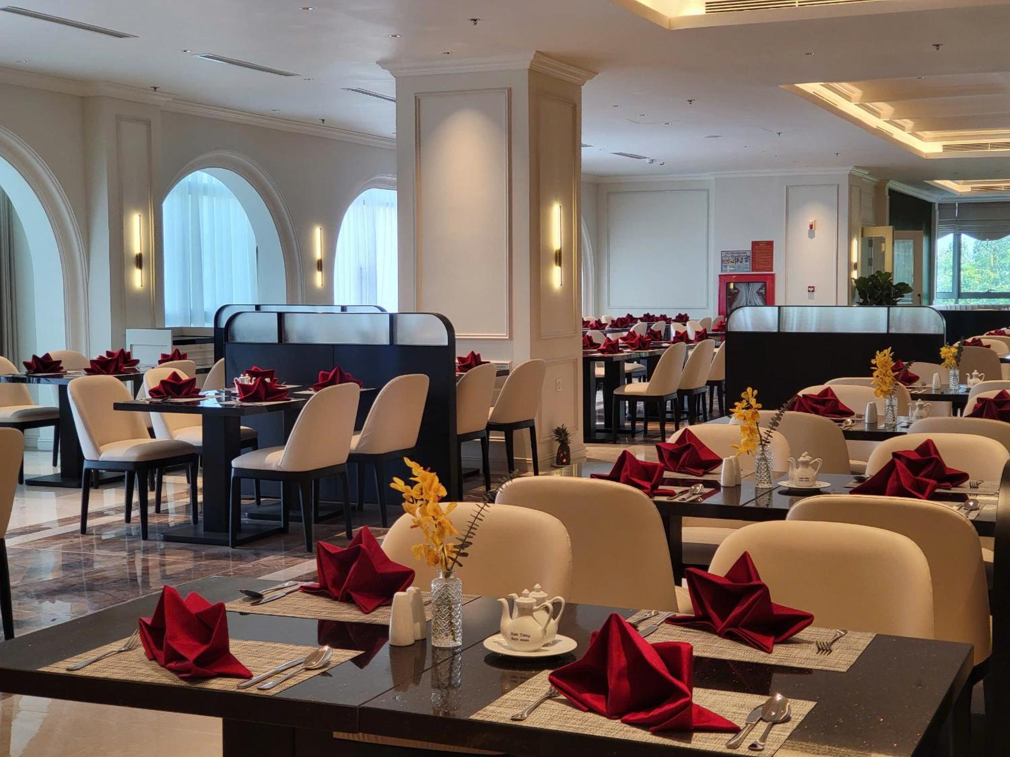 Cosmo Stars Hotel Bac Lieu 외부 사진