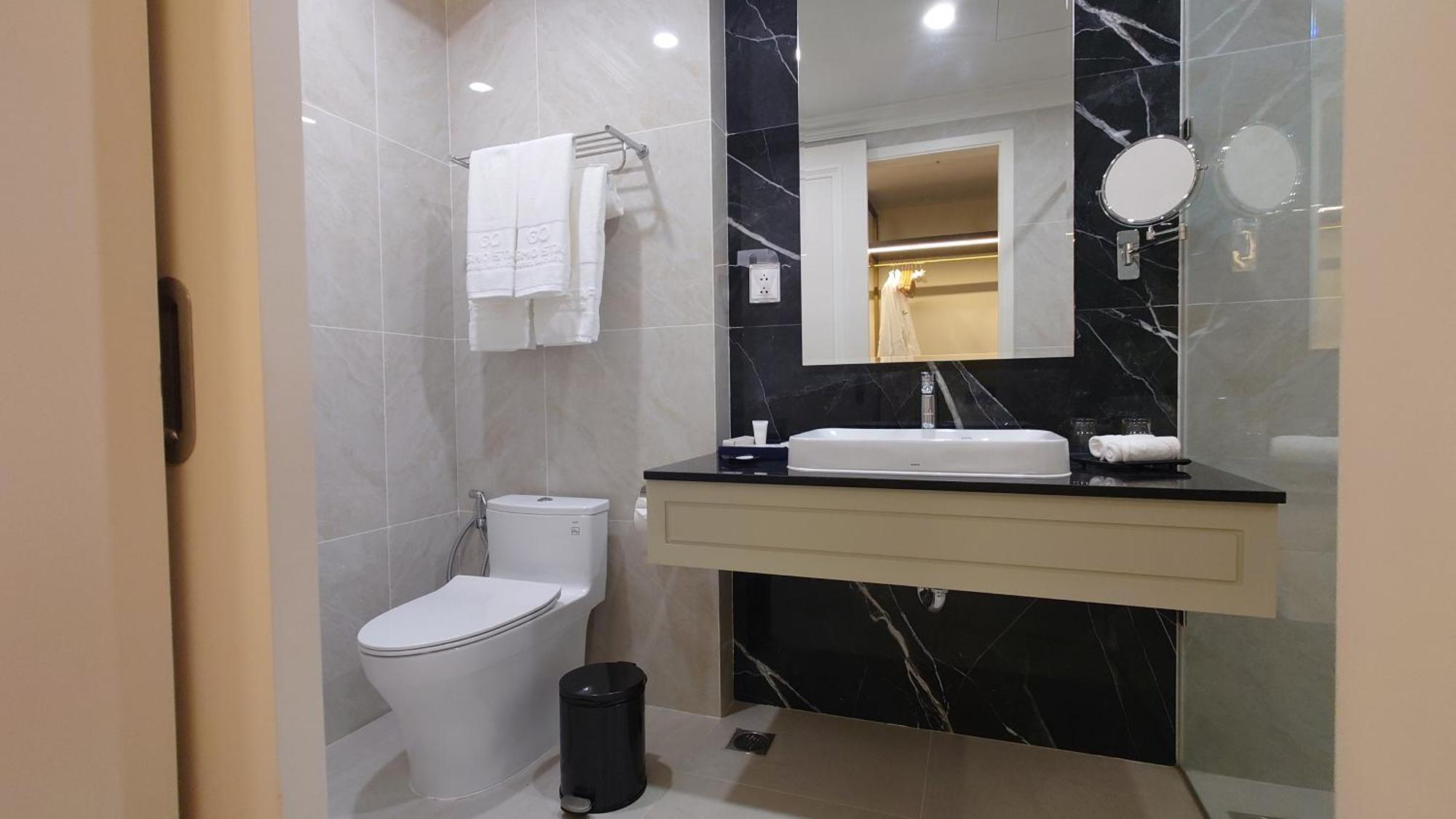 Cosmo Stars Hotel Bac Lieu 외부 사진